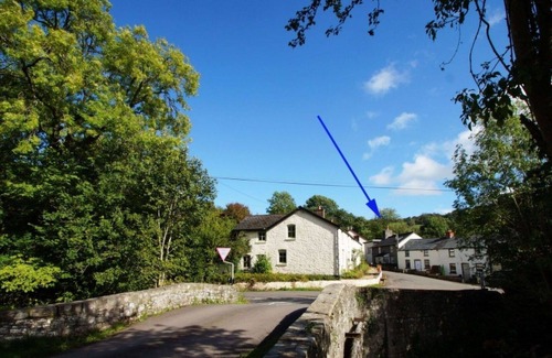 Brecon Casa | Estupenda casa de vacaciones privada con WIFI, jacuzzi, TV, patio, mascotas permitida y aparcamiento