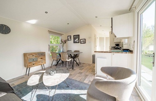 Linden Casa | Estupenda casa de vacaciones privada para 4 personas con WIFI, TV, terraza y aparcamiento