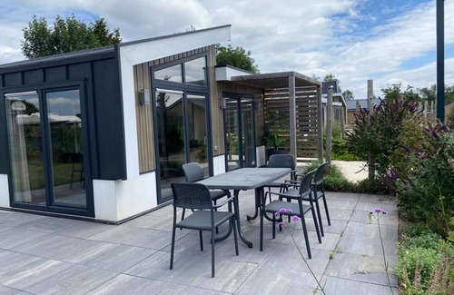 Linden Casa | Estupenda casa de vacaciones privada para 8 personas con WIFI, TV, terraza y aparcamiento