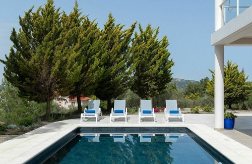 Pastida Villa | Casa de vacaciones privada con WIFI, A/C, piscina privada, TV, balcón, vista panorámica