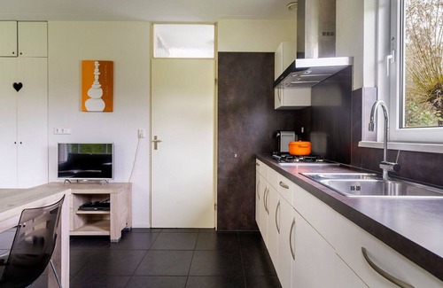 Eernewoude Casa | Preciosa casa de vacaciones privada para 5 personas con WIFI, TV, patio y aparcamiento