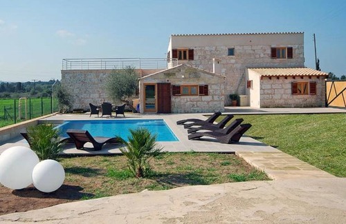 Llubi Villa | Preciosa casa de vacaciones privada con WIFI, piscina privada, A/C, TV, terraza, aparcamiento