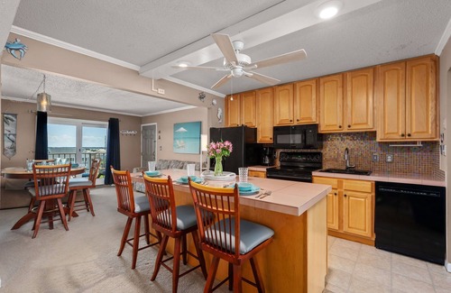 Nags Head Condominio | Stunning PUP - Friendly Beachfront - Top Floor End Unit with Spectacular Views!