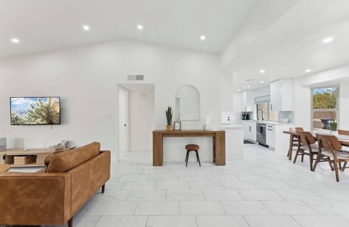 Scottsdale Vista Casa | Stunning Remodeled 2BR Retreat in NorthScottsdale