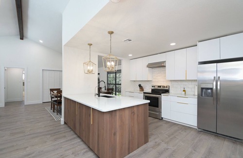 Cross Mountain Casa | Stunning Remodeled Vacation Home in Leon Springs, San Antonio