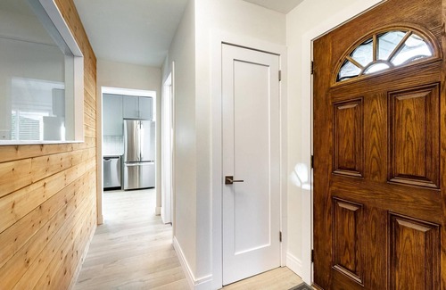 Oak Park Casa | Stunning, Renovated 4BR/3.5BA with Backyard!