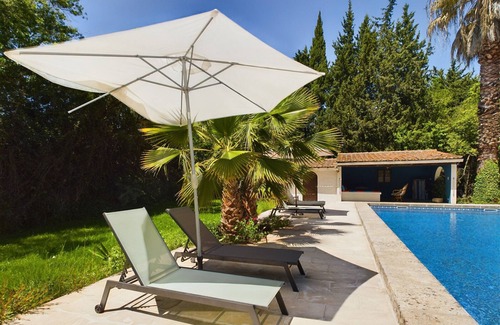 Mouries Casa | ¡Magnífico Mas Renovado con Piscina en la Tranquilidad de Mouriès!