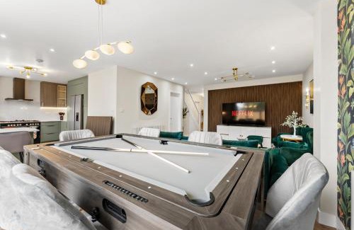 Staines Casa | Stunning Retreat - 5-Bed House and Garden in Staines