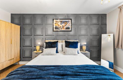 Staines Casa | Stunning Retreat - 5-Bed House and Garden in Staines