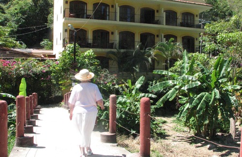 Boca de Tomatlan Apartamento | Impresionante valle del río tocando la Bahía de Banderas. Familia amigable.