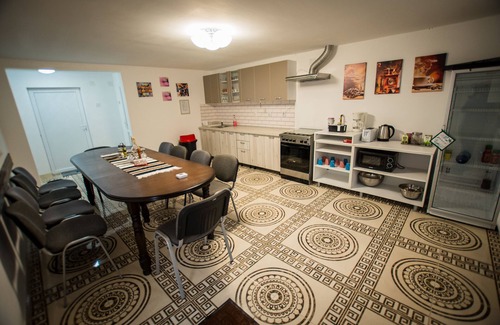 Campulung Moldovenesc Casa | Stunning 5 Bed House in Campulung Moldovenesc