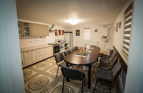 Campulung Moldovenesc Casa | Stunning 5 Bed House in Campulung Moldovenesc