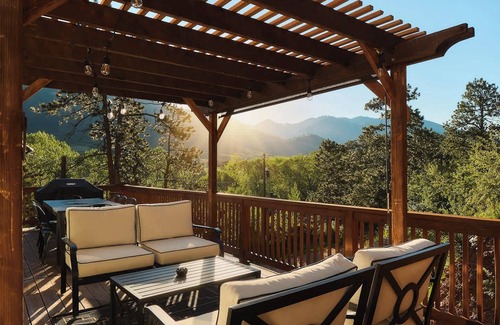Cascade-Chipita Park Cabina | Stunning Southwest Architecture and Design