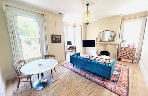 Lower Haight Condominio | Stunning San Francisco Victorian two bedroom condo in the heart of San Francisco