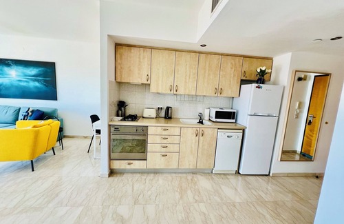 Herzliya Pituach Condominio | "Stunning sea and beach view apartment Herzeliya Pituach beach"