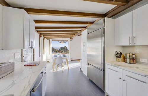 Stinson Beach Casa | Stunning Sea Views Steps to Stinson Beach + Town