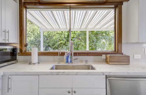Stinson Beach Casa | Stunning Sea Views Steps to Stinson Beach + Town