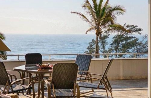 Shaka's Rock Apartamento | Stunning Sea Views - Beachfront Ballito sleeps 6