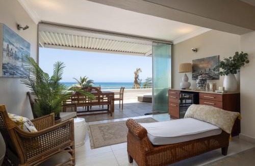 Shaka's Rock Apartamento | Stunning Sea Views - Beachfront Ballito sleeps 6