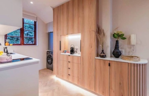 Sea Point Villa | Stunning Seapoint Studio with epic Sunset views