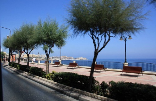 Sliema Apartamento | Stunning Seaview Apartment, Wifi