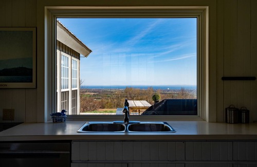 Clearview Casa | Stunning Secluded Family Cottage With Hiking Trail Access on Property