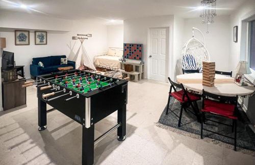 Lake Arrowhead Chalet De Esquí | Stunning secluded Creekside A-Frame gameroom