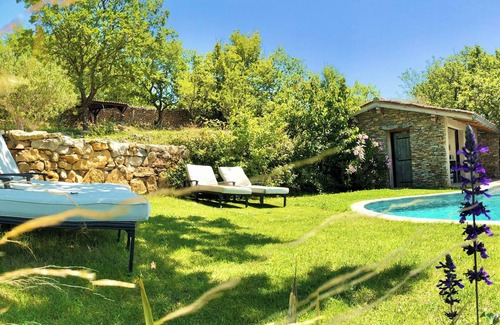Bedarieux Casa | Privado refugio de montaña en el sur de Francia | Autoservicio de sector turístico