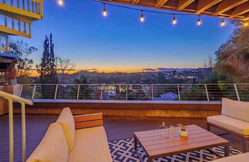 Silver Lake Casa | Stunning Skydeck Suite: 2-bedroom, ampitheater, hot tub, fully enclosed yard