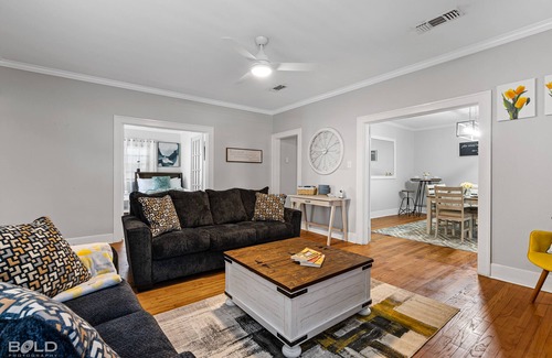 Caddo Heights-South Highlands Casa | Stunning, southern charm home w/ king bed