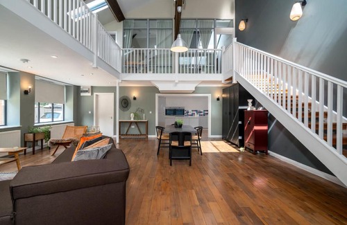 South Hampstead Apartamento | Stunning & Spacious 2BR Hampstead Duplex