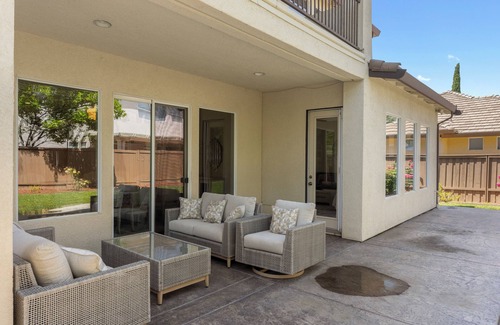 Westlake Casa | Stunning Spacious Family Home in Natomas