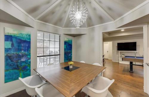 Lake Highlands Casa | Stunning Spacious Home with Pool and BBQ