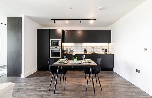 College Park and Old Oak Apartamento | Stunning Studio Apartment