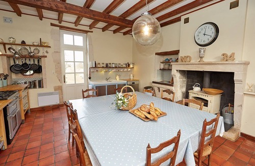 Pouille Otro | Impresionante, 6 Bed House, piscina climatizada, jardín cerrado 1. 5 acres, ideal para familias!