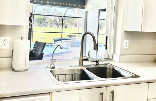 Burnt Store Casa | Stunning Sunsets-Heated Pool and Spa-Golf Course Views