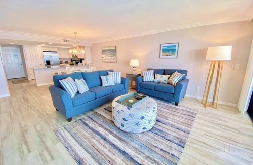 Punta Rassa Condominio | Stunning Sunsets & Water Views w/ Heated Pool & Beach Near Sanibel