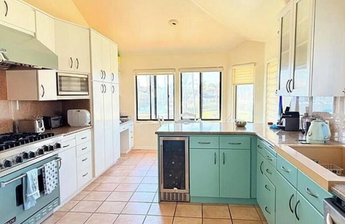 Oxnard Shores Casa | Stunning Townhome in a Prime Oxnard Beach. Perfect for Digital Nomads!
