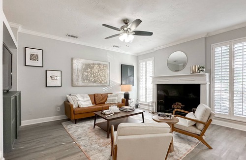 Alden Bridge Casa | Stunning Townhome Retreat in Woodland, TX