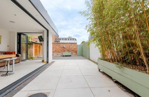 Leamington Spa Apartamento | Stunning Townhouse & Basement in Leamington Spa