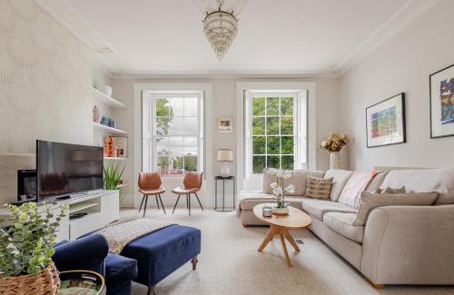 Leamington Spa Apartamento | Stunning Townhouse & Basement in Leamington Spa