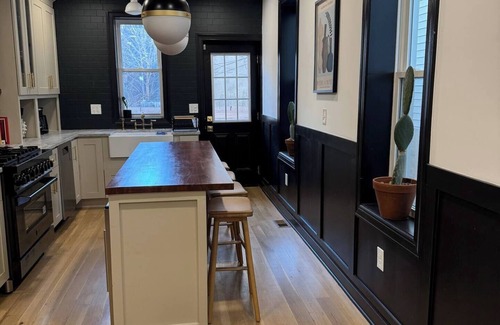 Brewerytown Casa | Stunning townhouse in Philadelphia with historical charm in Fairmount!