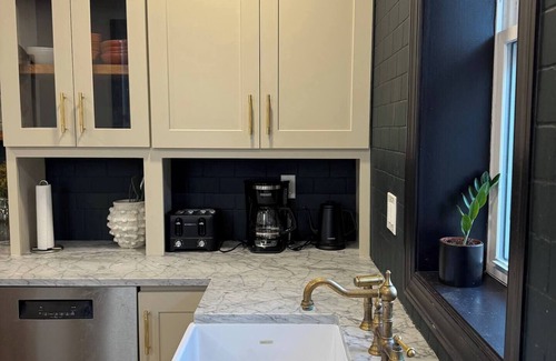 Brewerytown Casa | Stunning townhouse in Philadelphia with historical charm in Fairmount!