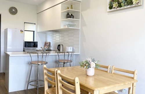 Golflands Casa | Stunning Townhouse with View - Walking to Botany Town Center