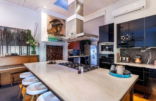 Kalinga Casa | STUNNING TROPICAL OASIS
