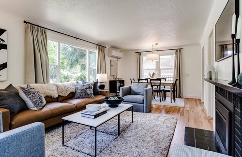 Amazon Casa | Stunning U of O Home – Just Steps from Hayward Field!