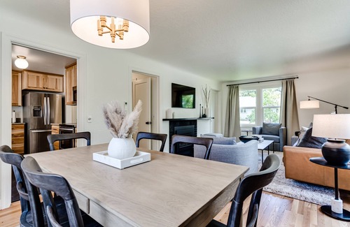 Amazon Casa | Stunning U of O Home – Just Steps from Hayward Field!