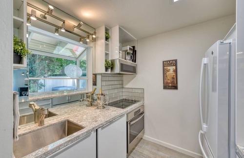 Napa Condominio | Stunning View Silverado 2 BD Condo on Golf Course w/ Pool