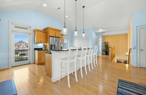 Manteo Casa | Stunning Views! 5 bed 5.5 bath w/ rec room & pool! Great location~Roanoke Island