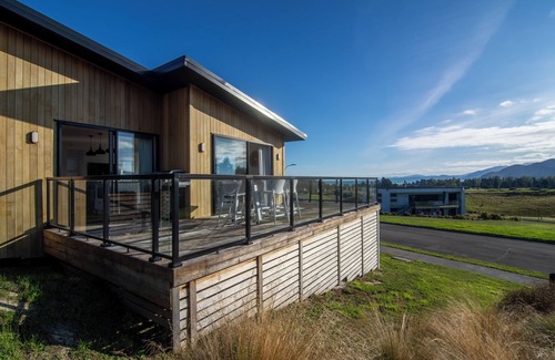 Kaikoura Casa | Stunning Views | Contemporary | Escape, Stunning Views | Contemporary | Ocean and Mountain Views